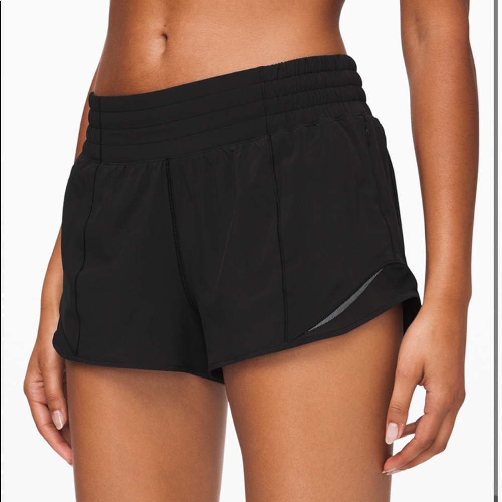 Lululemon High Rise Hotty Hot Short 2.5”